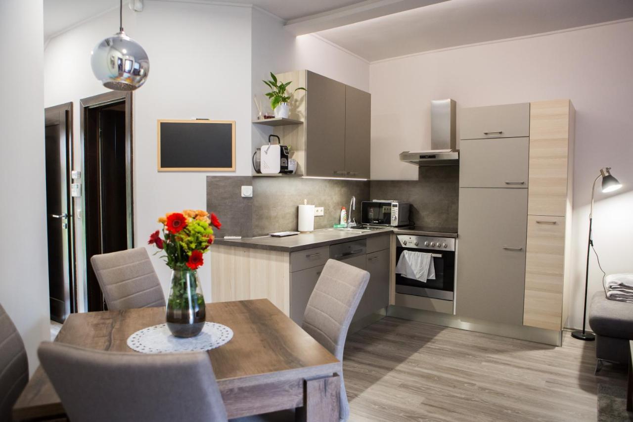 Appartamento Kikelet Apartman Szombathely Esterno foto
