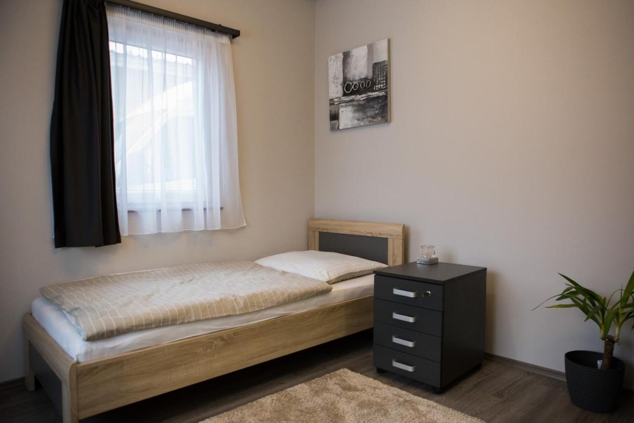 Appartamento Kikelet Apartman Szombathely Esterno foto